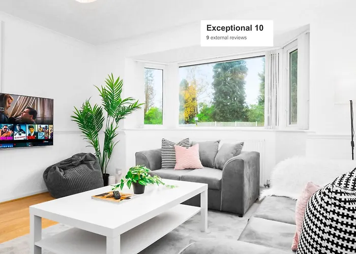 Large 4 Bedroom Bungalow - Parking - Sutton Coldfield - Top Rated - 75C