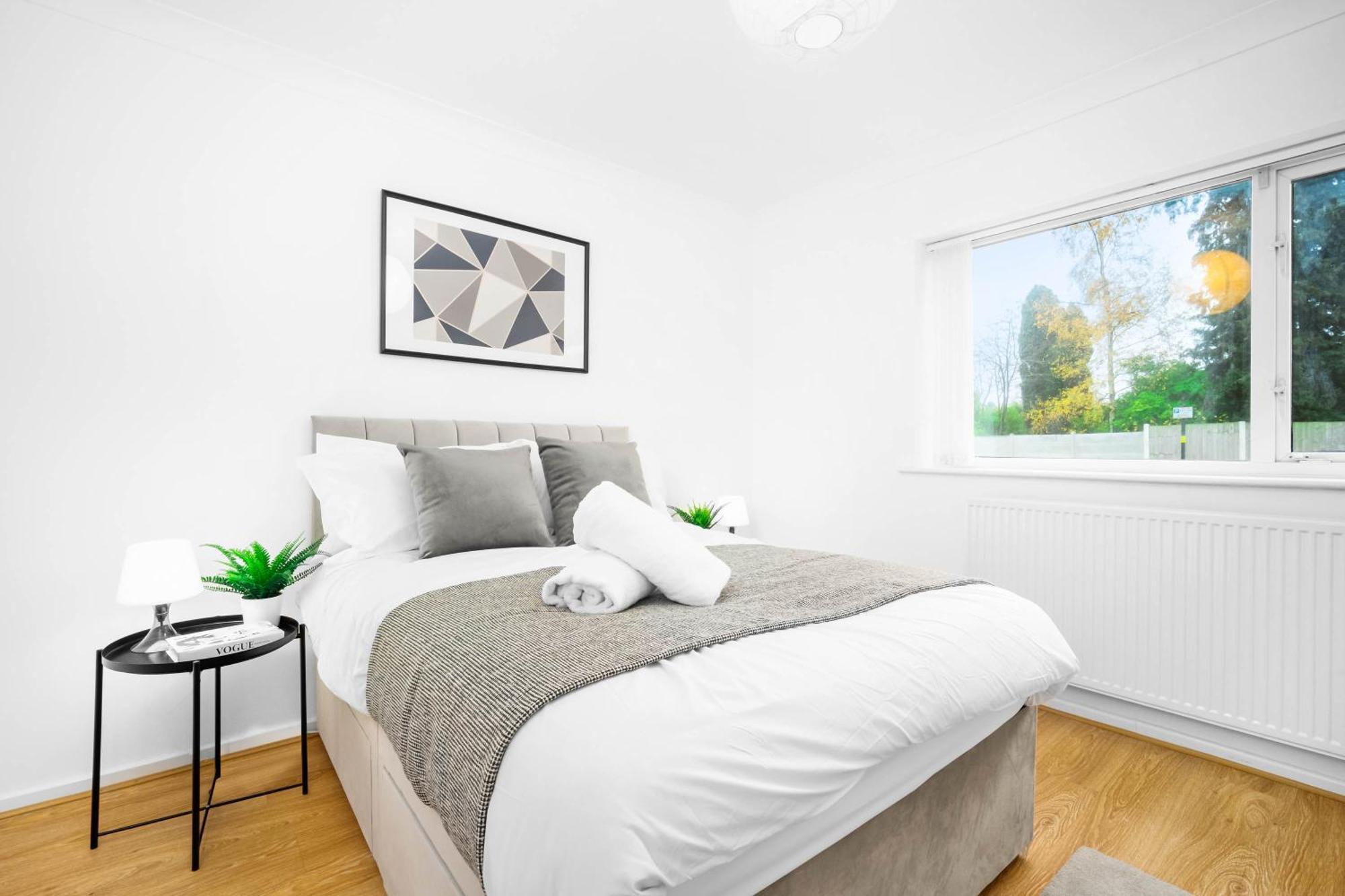 Large 4 Bedroom - Parking - Sutton Coldfield - Rated - 75c Holiday home Birmingham