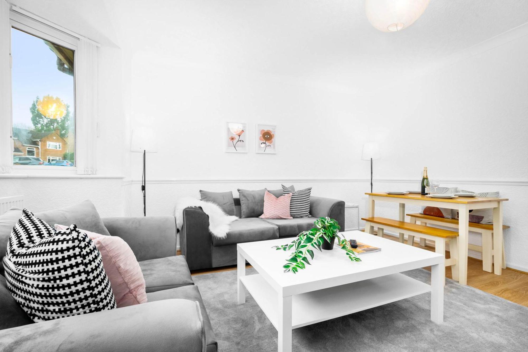 Large 4 Bedroom - Parking - Sutton Coldfield - Rated - 75c Birmingham