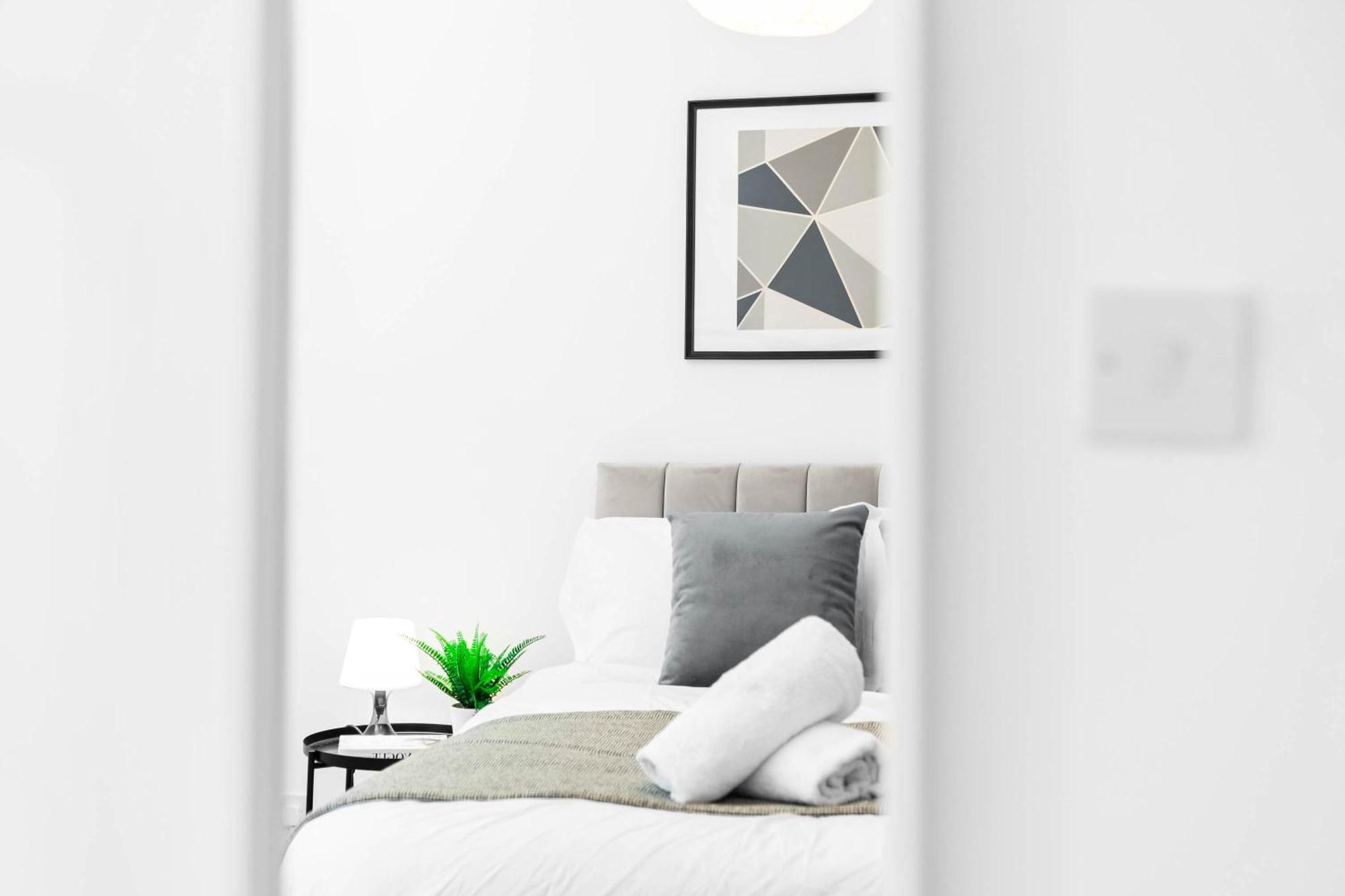 Large 4 Bedroom - Parking - Sutton Coldfield - Rated - 75c Birmingham
