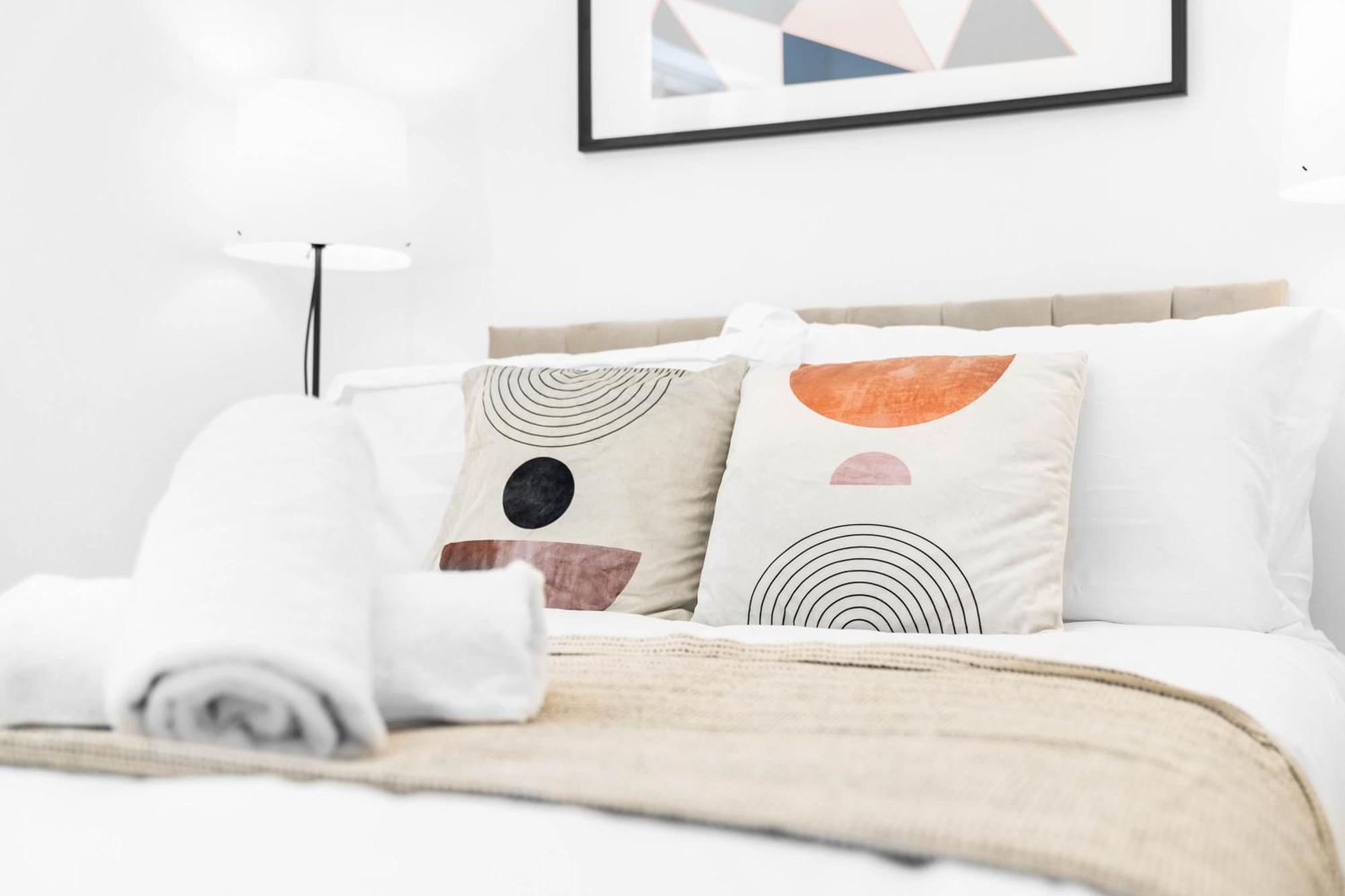 Large 4 Bedroom - Parking - Sutton Coldfield - Rated - 75c