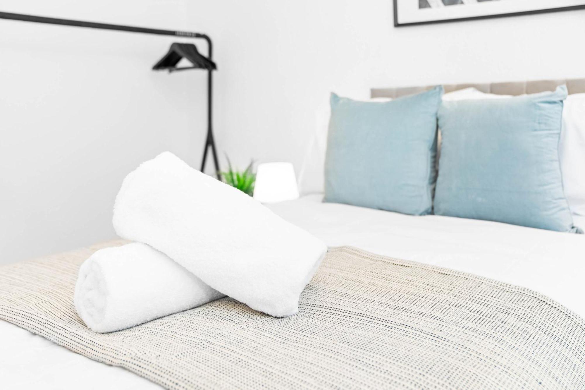 Large 4 Bedroom - Parking - Sutton Coldfield - Rated - 75c * Birmingham